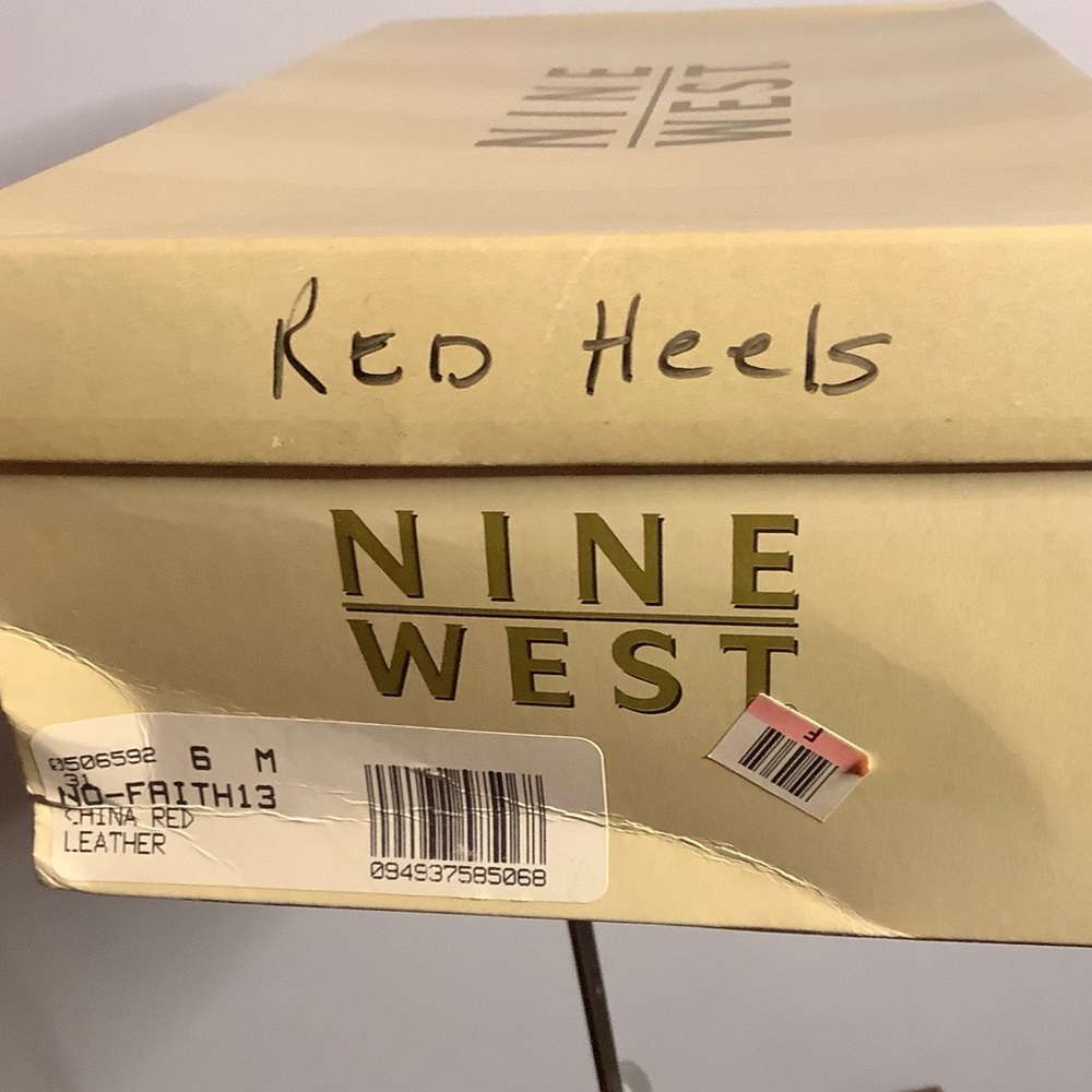 Vintage! NEW Never worn. Nine West 80’s Red Pumps - Picture 9 of 11